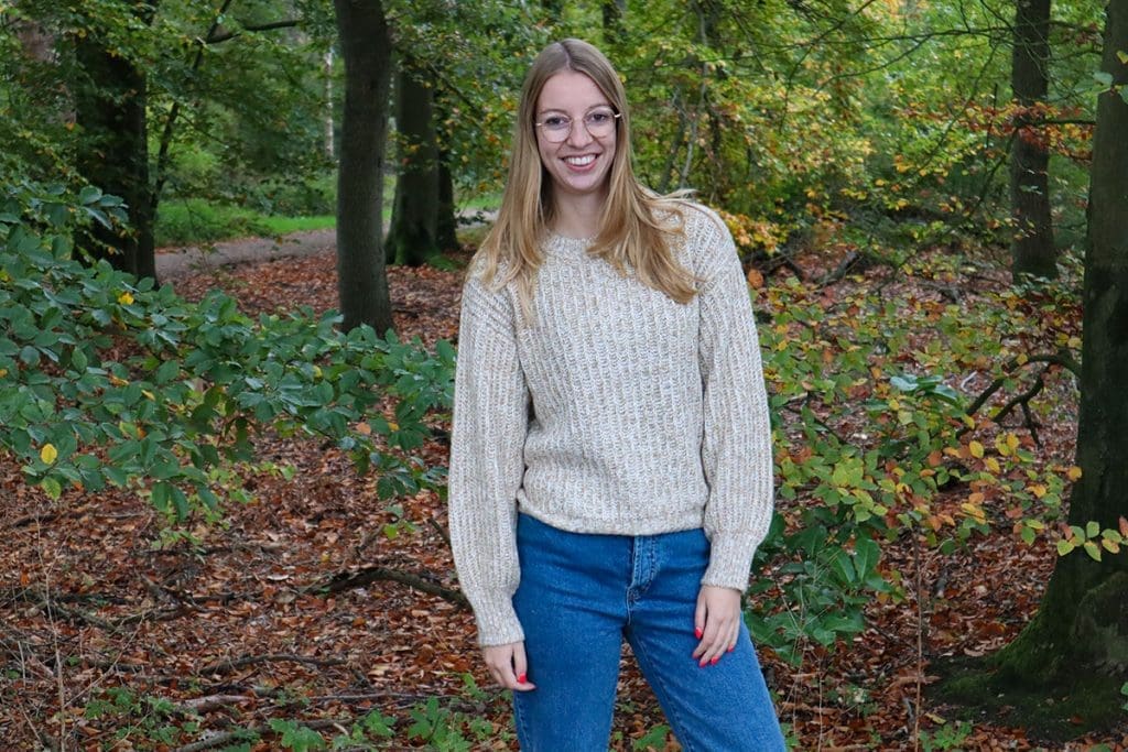 sweater & jeans looks