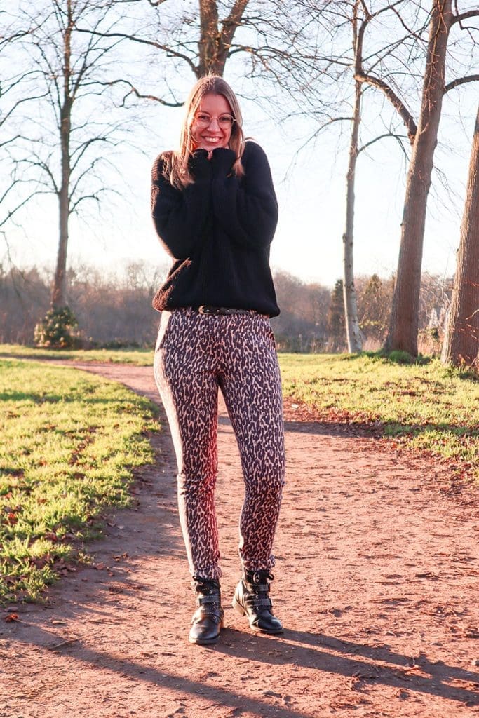twee looks met een pantalon