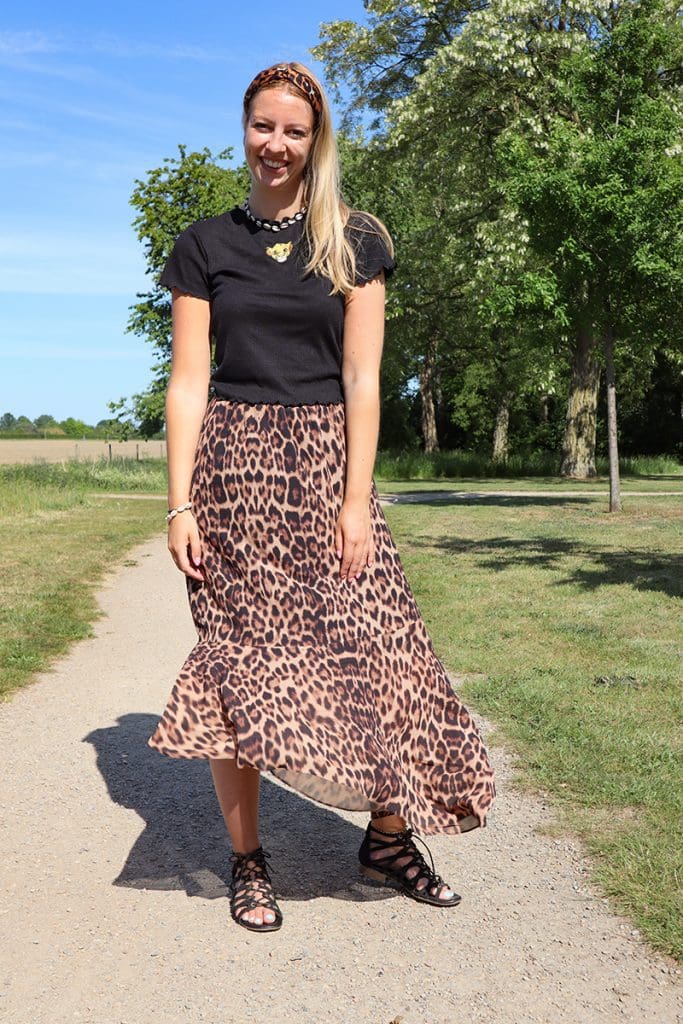 zomerse looks met items van NA-KD