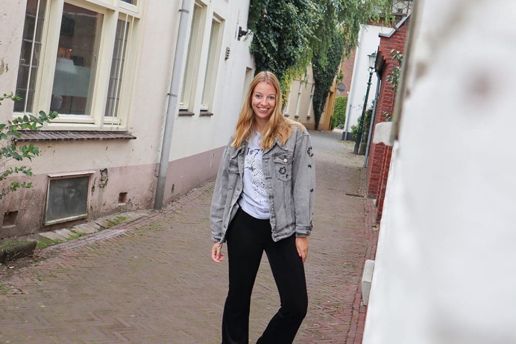 Graphic jacket & tiger shirt outfit 