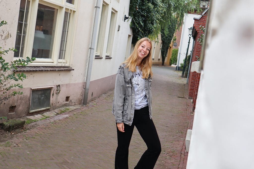 Graphic jacket & tiger shirt outfit 