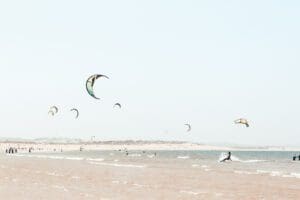 werken met een kitesurf set
