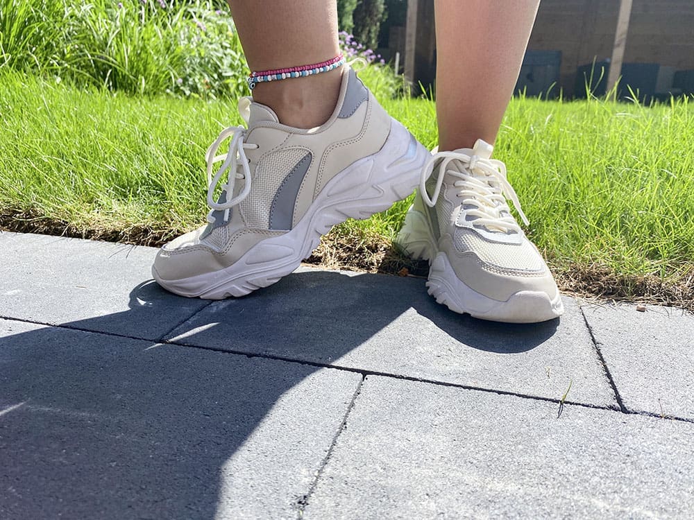 trendy te zijn met sportschoenen